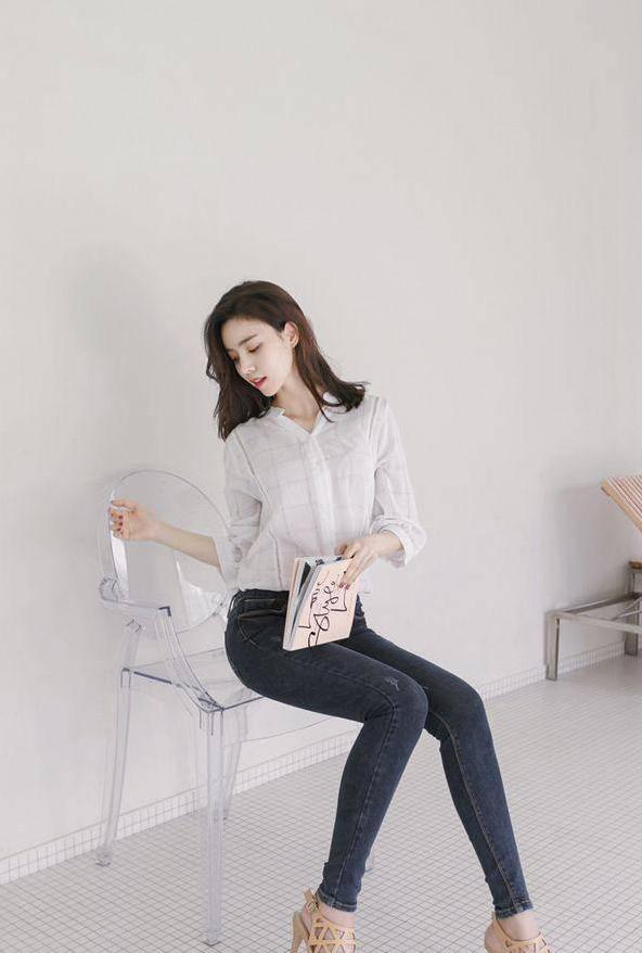 身材好的女人穿搭紧身裤, 依然正值青春, 更加有气质！