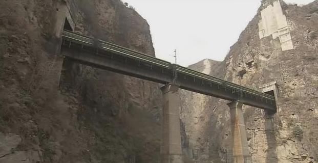  中国@中国最厉害铁路，曾遭外国人嘲笑，如今被联合国列为世界奇