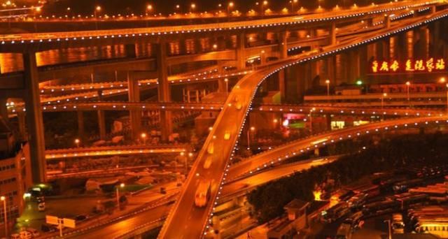 为什么人们总是喜欢去成都旅游,而不是去重庆