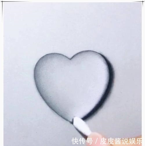 『术生画的爱』美术生教学画爱心,小学生吐槽“幼稚”,点上高光太好看了吧