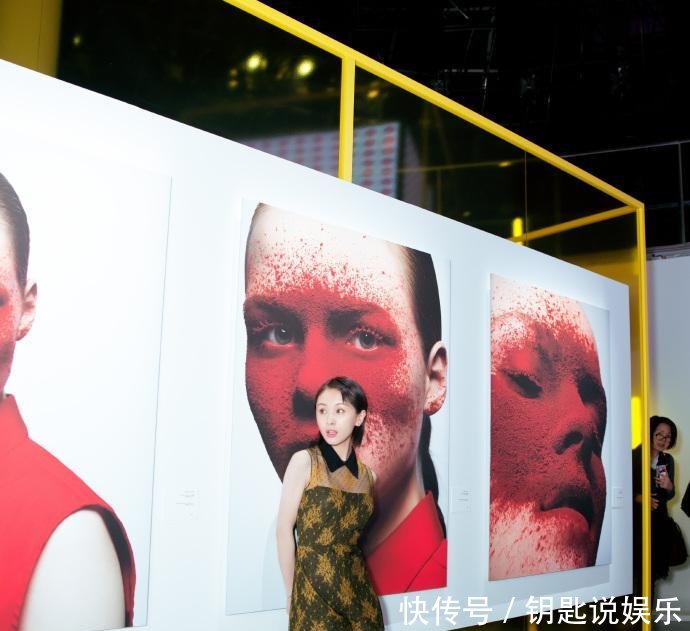 王子文为显身材, 这么窄的裙子也要硬穿进去, 网友: 好尴尬啊!