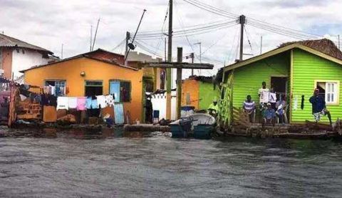 世界上最拥挤的小岛 仅半个足球场大 住了1200人