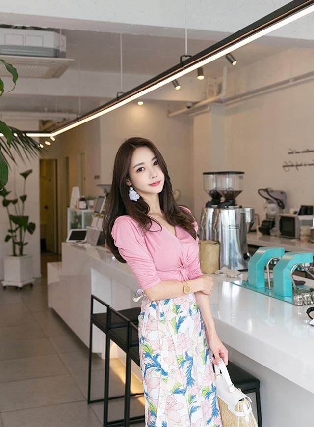 人像摄影：选择合理的角度，展现出模特的小性感