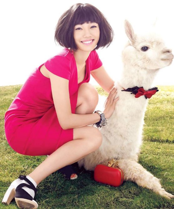 白百何也豁出去了，高难度的高跟鞋都能穿，网友:佩服，已收藏!