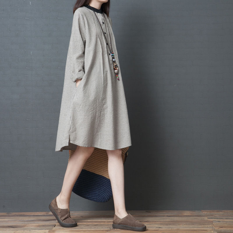 秋老虎还没走,买外套还太早!学学下面女人穿棉麻,洋气超美嫩