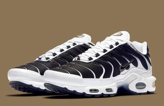 『发售』超抢眼熊猫装扮!Air Max Plus 全新配色即将发售!