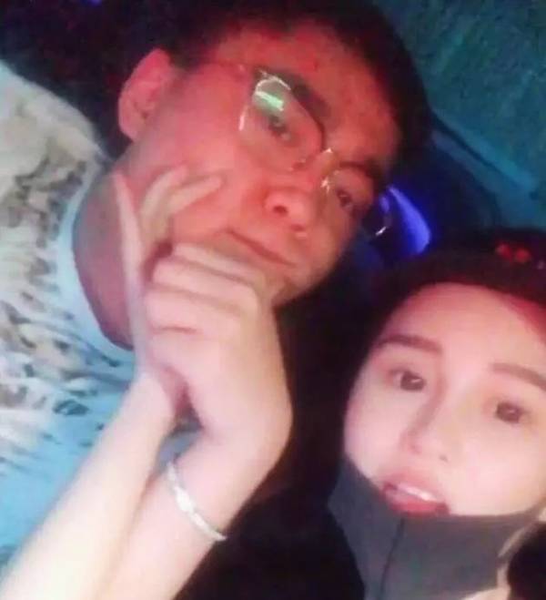 大号微博被删，开小号曝隐私，赵本山女儿被前男友坑惨了！