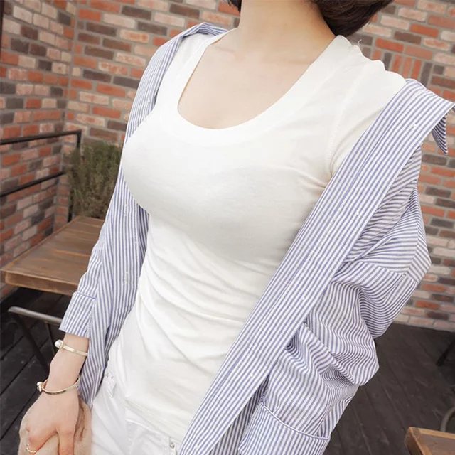 别再说丰满的女人不好看!看看下图女人，不俗不媚，时尚有女人味