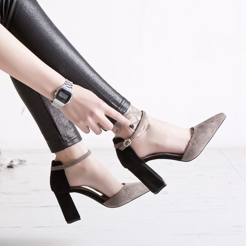 你的脚型这么好,不穿尖头鞋真是太可惜了,展现出自己独特的美