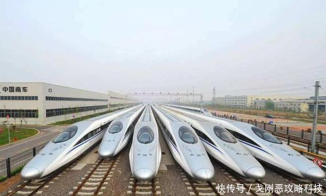  「行驶」同在铁轨上行驶，为何火车时速120公里，高铁却能达到35