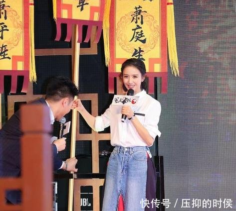 这条三千块牛仔裙，佟丽娅穿被吐槽，时隔7个月却被袁姗姗带火了