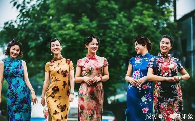  【少女】摄影师为50岁的成都阿姨们拍旗袍照，身材窈窕不输少女！