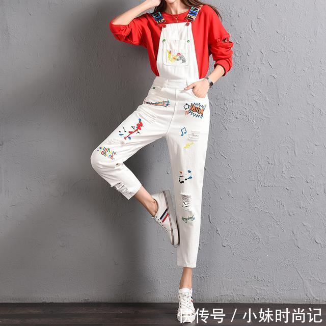  #随时#腿长不够穿搭来凑，减龄又甜美的背带裤，随时让你萌化