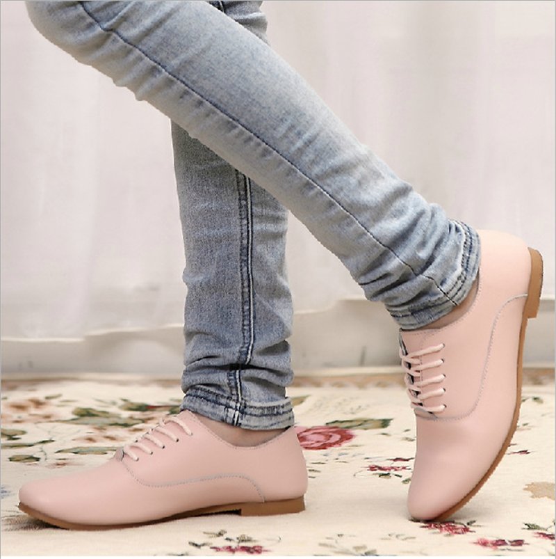 今年很流行的小白鞋，漂亮不贵还减龄，超有文艺范