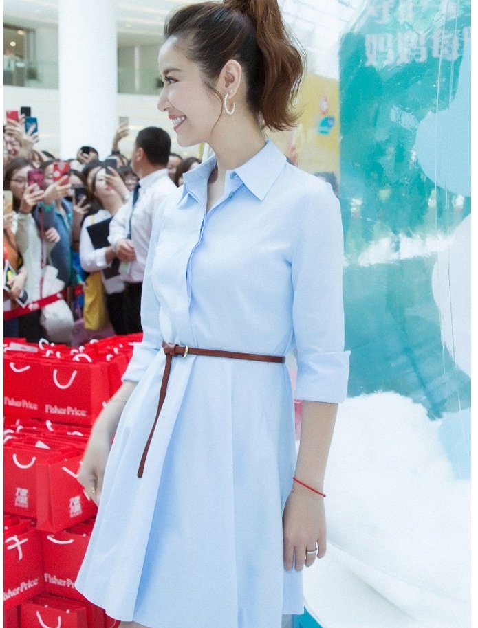 林心如穿衬衫裙亮相，扎马尾辫年轻了15岁，霍建华看了在偷笑!