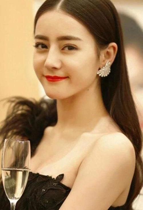  [发际]知名发型师透露，这3种发型留久后，发际线容易往后移，你占几个