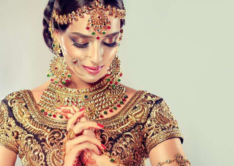 印度旅游的时候,男游客不要向印度女人问路,不然会害了她们