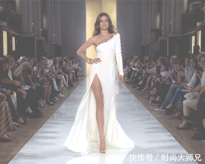 哪个女星不穿高跟鞋差别最大？看看他们的脚，你还敢天天穿高跟鞋