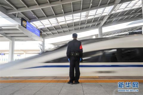  「列车」武汉“解封”后汉口开往十堰的首趟列车经停襄阳