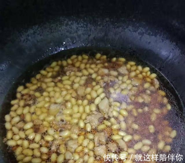 肉丁烧豆■天然“黄体酮”终被找到,隔3天吃1回,皮肤紧致有弹性,人更美!
