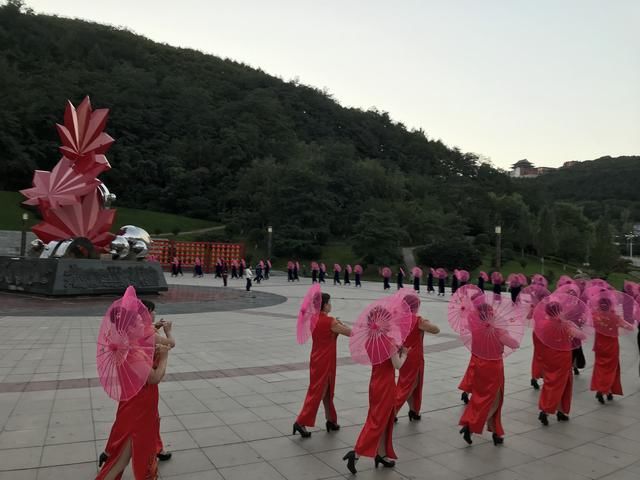 本溪县的国服旗袍