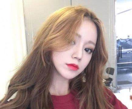 大卷长发适合什么发色?这5款发色显白修颜轻松美出新高度!