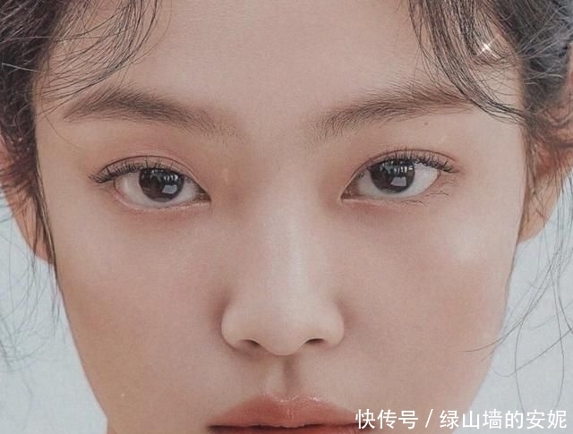  「香奈儿」肉肉脸还下垂竟也能打败刘雯周迅成人间香奈儿，这脸是有多高级？