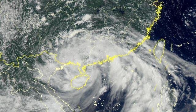 好消息确认！台风韦帕逼退副高，南方“窒息高温”正在减弱中！