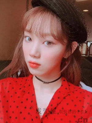 适合夏季的空气刘海 轻盈飘逸尽显迷人气质