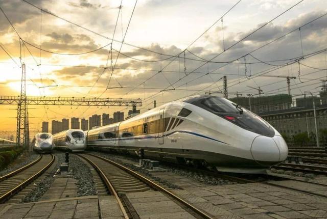 为什么高铁动车的车厢只有8节到16节呢？可算知道了