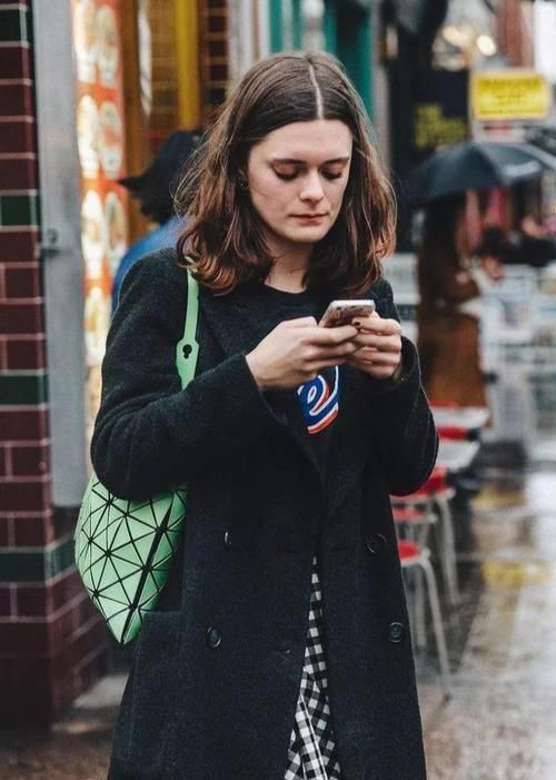  [建议小仙女]人到中年不知道如何搭配？想穿大衣得注意5个要点，小心别踩雷