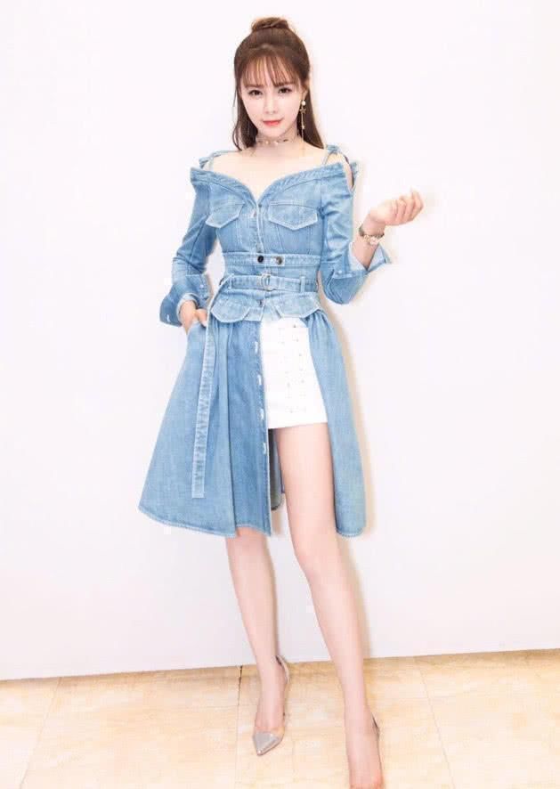 沈梦辰是热是冷?穿这么严实的卫衣配短裤，网友:胯大没办法!