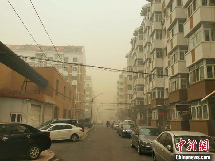  『黑龙江』黑龙江10地市遭遇“霾伏” 冰城启动重污染天气一级红色预警