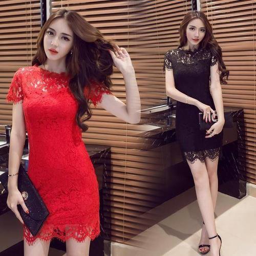 街拍；包臀裙美女性感又优雅凸显美女高贵的气质，路人看呆！