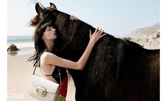 『设计』Gucci 1955 Horsebit手袋的这个奢华细节已跨越半个世纪