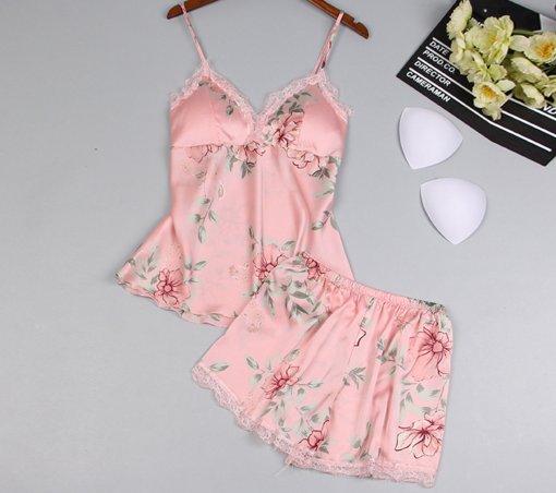 女人为什么睡觉非要穿睡衣?瞧瞧下面女人这样穿，简直太迷人