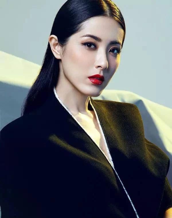 「影帝」她被称200年一遇的美女，3个前男友都是影帝，出道20年却不温不火