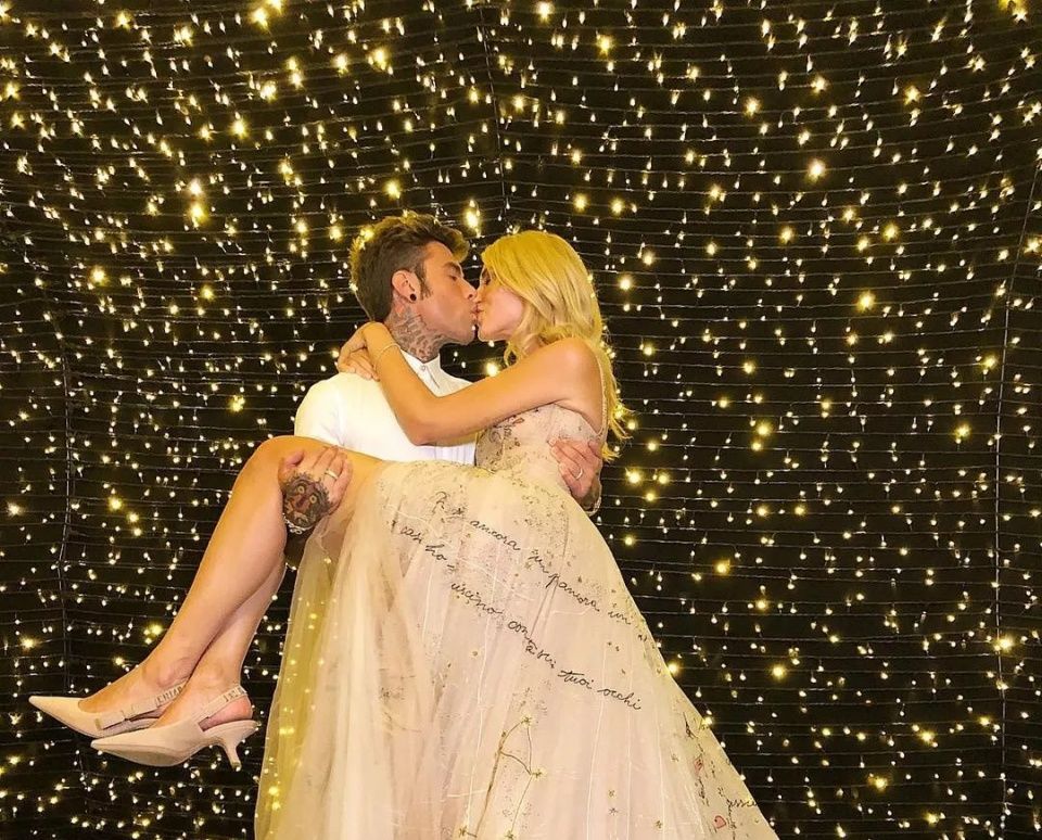 满足了少女们对婚礼的所有幻想,这场世纪婚礼到底有多梦幻?