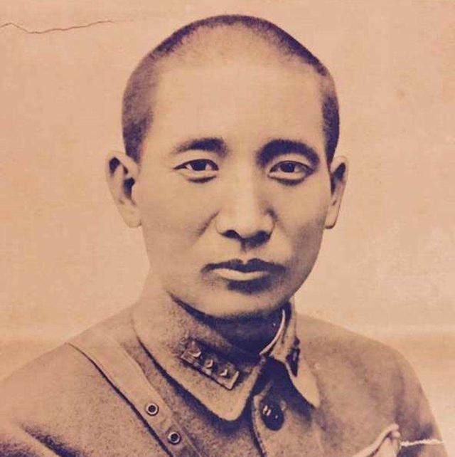  王竟白@从杂牌连长到手握50万重兵的中央军军头，他是唯一一个，他是谁？