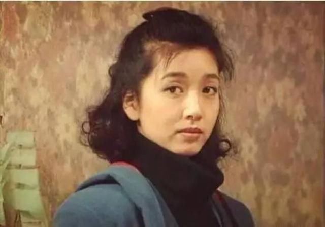 51岁江珊和46岁孙悦近照,网友:还是自然老去的脸,看着舒服