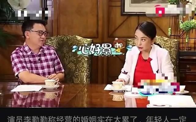  家里@她是刁蛮家婆大户，三嫁老外都离异，56岁家里啃大饼自称为可伶