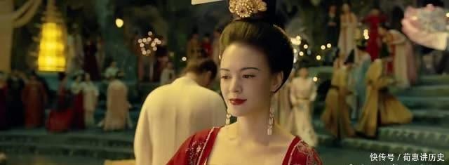 「唐玄宗」能让李白写出“云想衣裳花想容”的杨贵妃传奇的一生是怎样的
