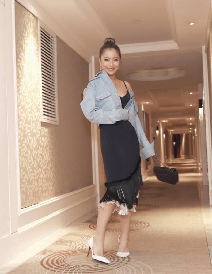 胖人瘦下来了，穿什么都好看!王菊这颜值跟衣品，简直是质的飞跃