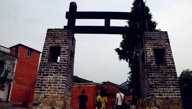  #建筑#在河南新县丁李湾村，为何会有保持完好的徽派建筑？