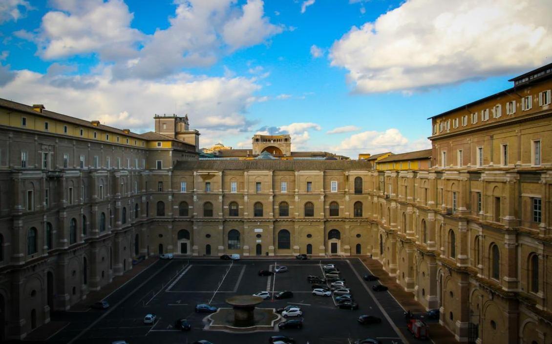 这个国家人口只有500多人，但看到该国女性后，游客：怪不得人少