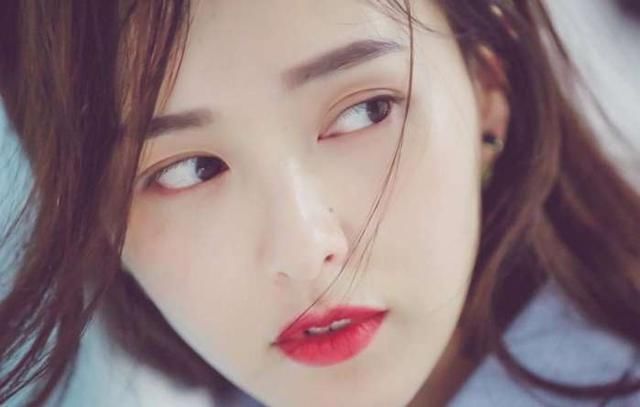 杨幂深夜发表声明:他和唐嫣的姐妹情应该何去何从呢?