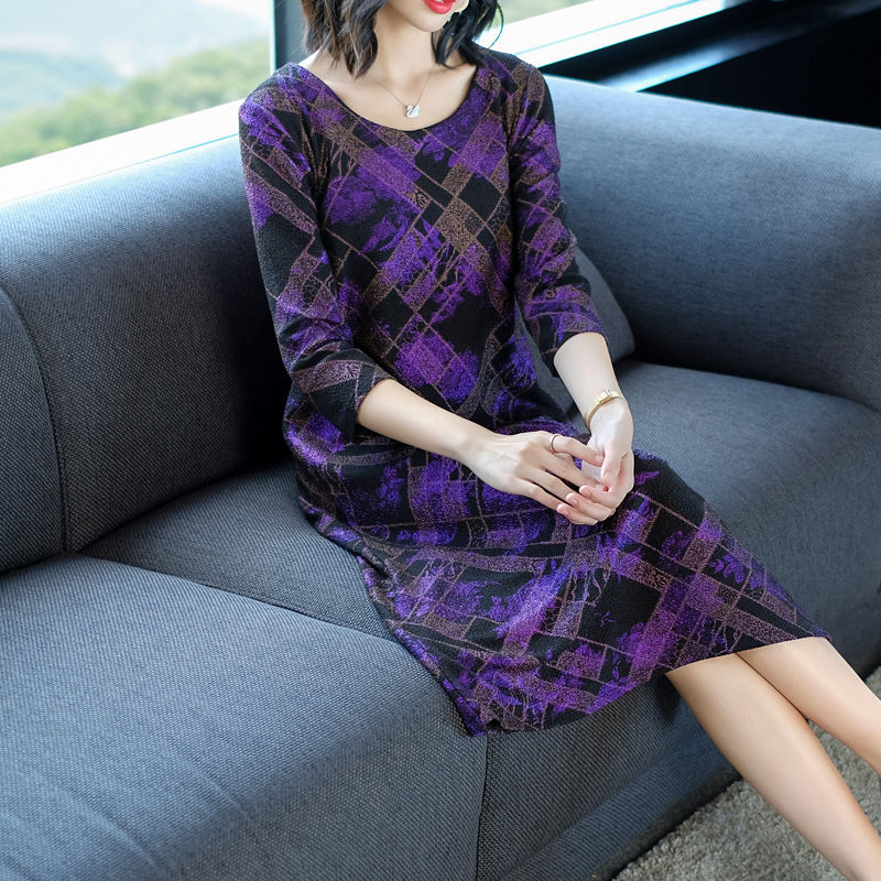 哇新款秋装，姐穿着洋气美丽，俏皮可爱，同事眼红的爆叫，太好看