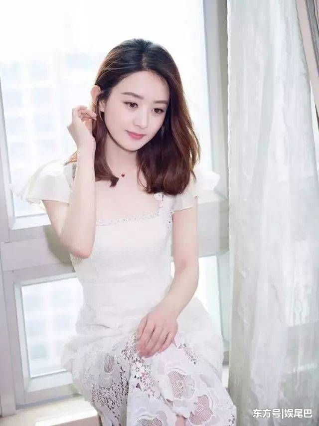 赵丽颖穿过白色礼服盘点,每件穿上都美如白天鹅,尤其是第六件