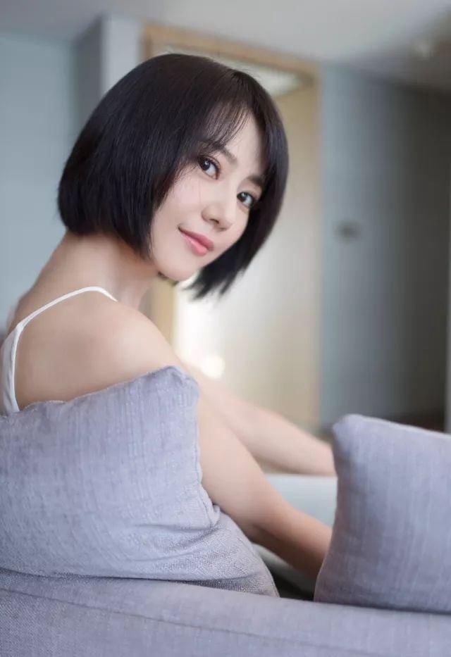 高圆圆新发型嫩回20岁，在剪短发上她也踩过不少雷