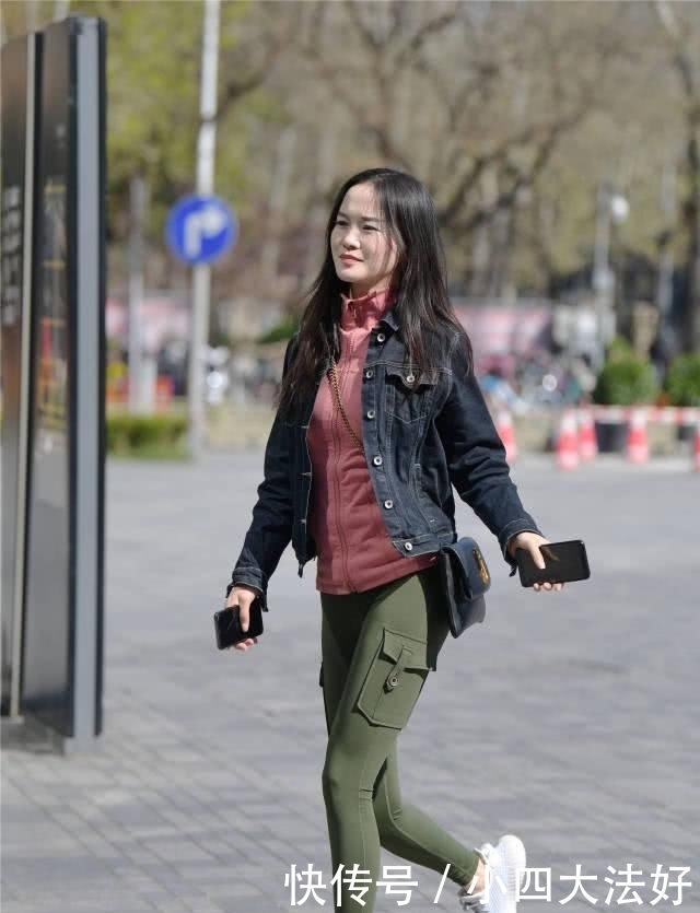 『位美女选择一』紧身裤搭配无论是搭配短靴,是靴子还是运动鞋,都很精致